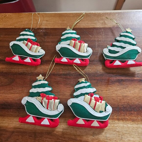 vintage jc penny padded Christmas ornaments sleigh 1984 - Picture 1 of 4